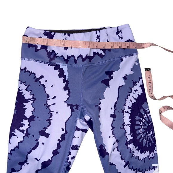 Kali Peloton Vibrant Purple and White Leggings Size Medium - Picture 4 of 8